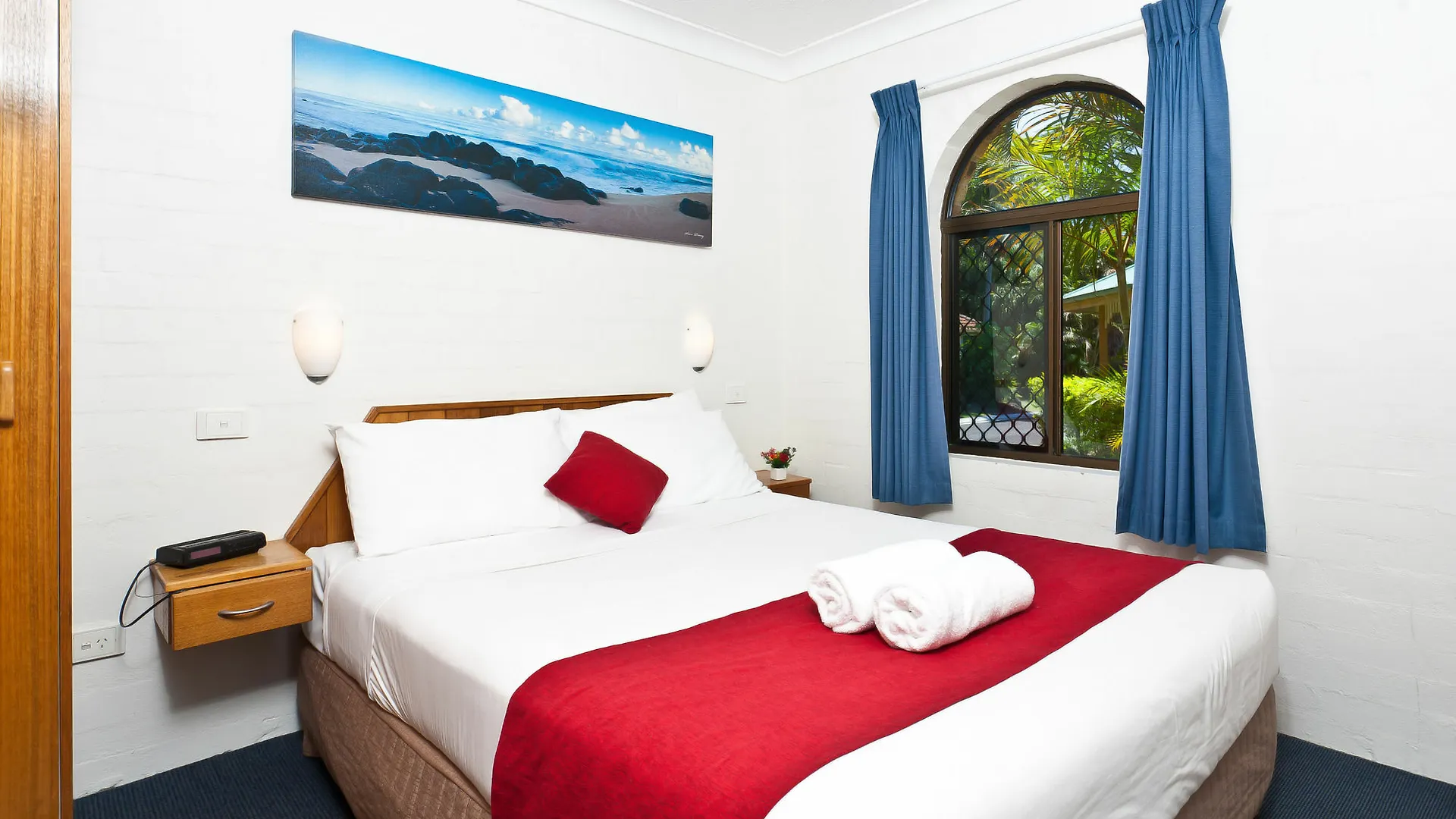 The Sunseeker, Byron Bay